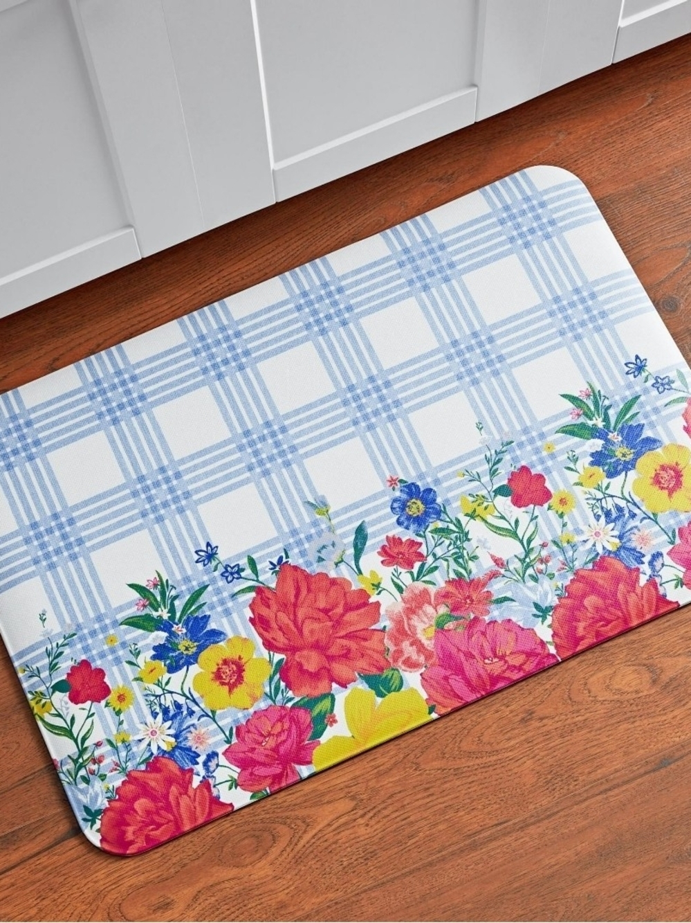 The Pioneer Woman Tapete of Comfortable Kitchen Floor with Bouquet Picture Desig